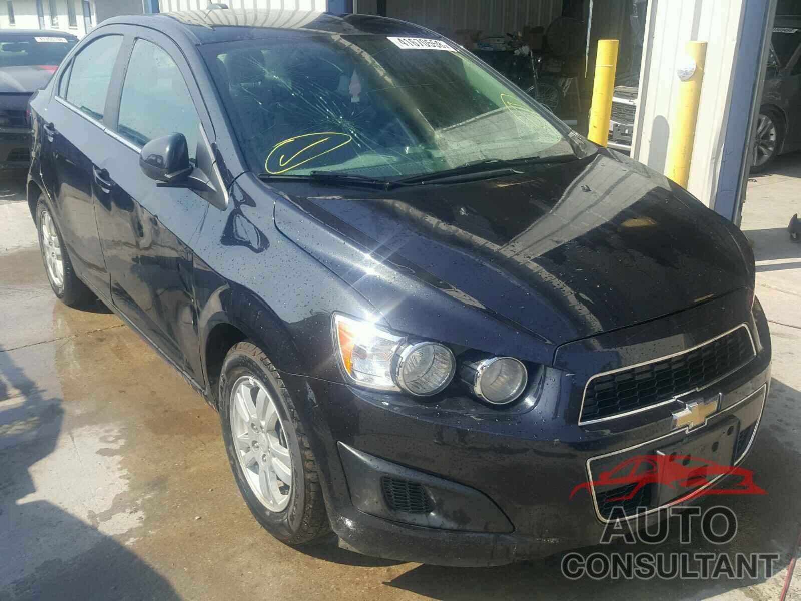 CHEVROLET SONIC 2015 - 1G1JC5SH3F4166017