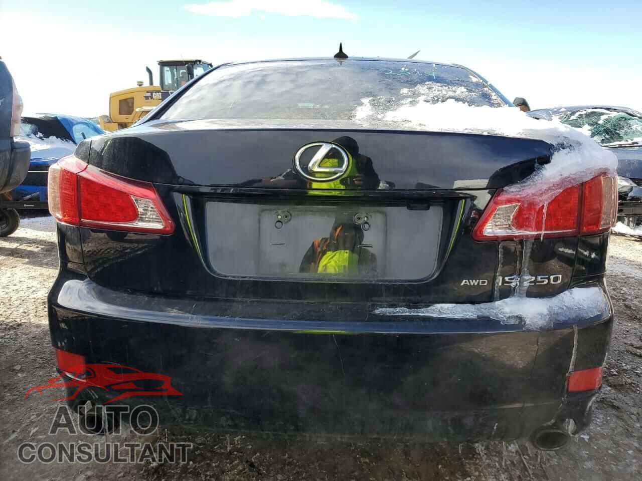 LEXUS IS 2011 - JTHCF5C20B5052187