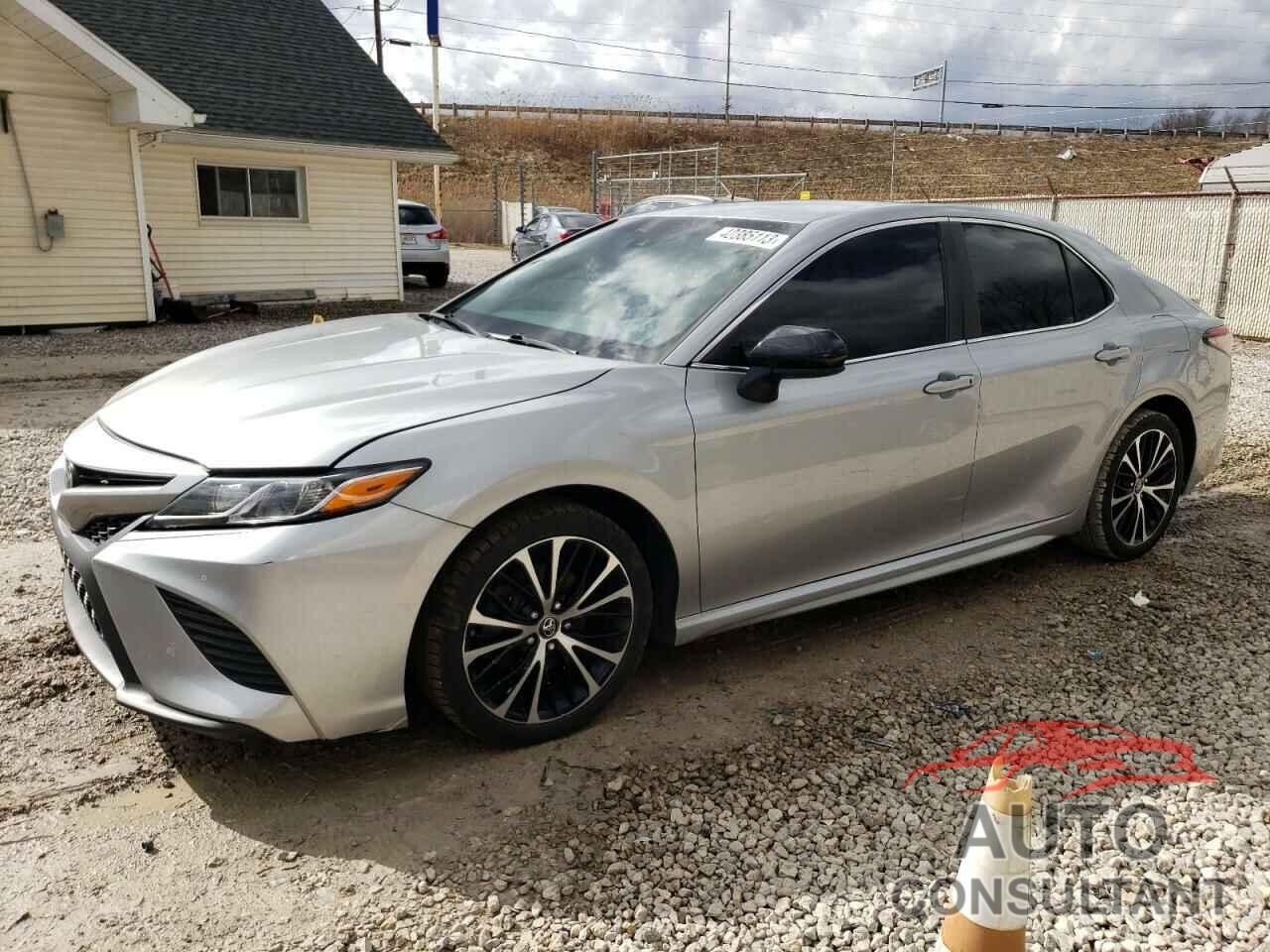 TOYOTA CAMRY 2018 - 4T1B11HK8JU559349