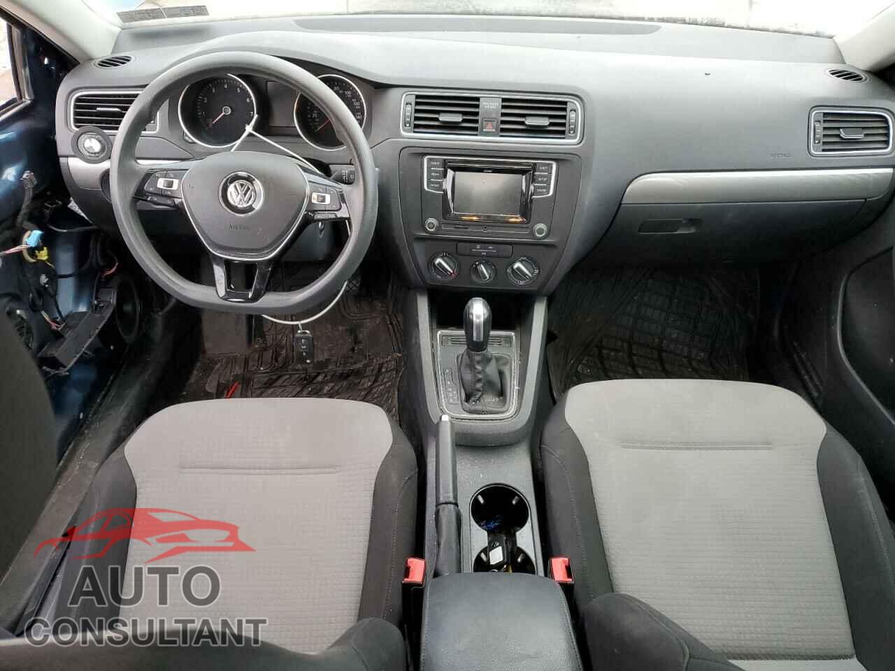 VOLKSWAGEN JETTA 2017 - 3VW2B7AJ5HM280149