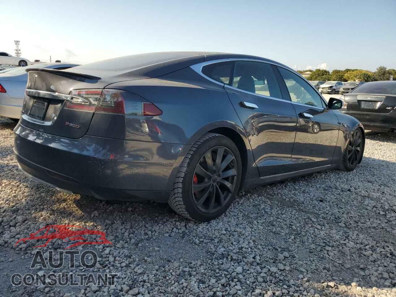 TESLA MODEL S 2014 - 5YJSA1H28EFP66441