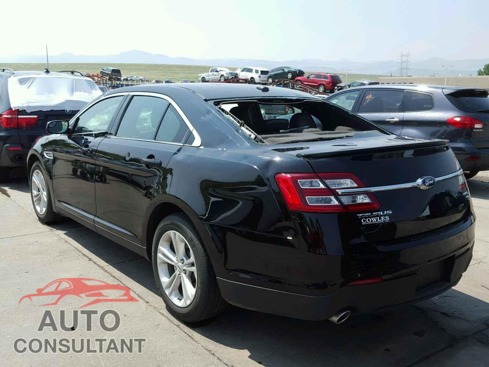 FORD TAURUS 2018 - 1FAHP2H88JG124892