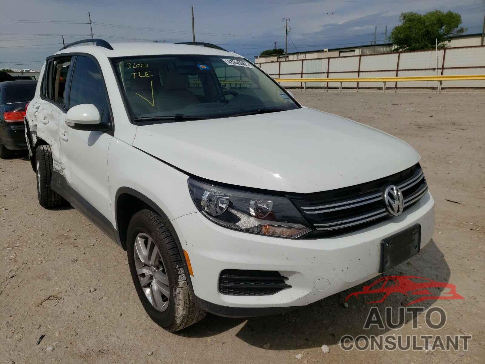 VOLKSWAGEN TIGUAN 2017 - WVGBV7AX6HK032641