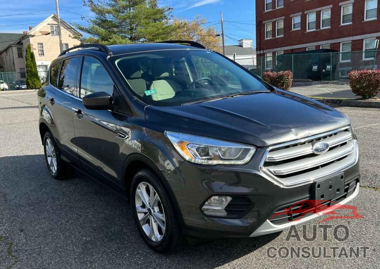 FORD ESCAPE 2017 - 1FMCU9G91HUA52151