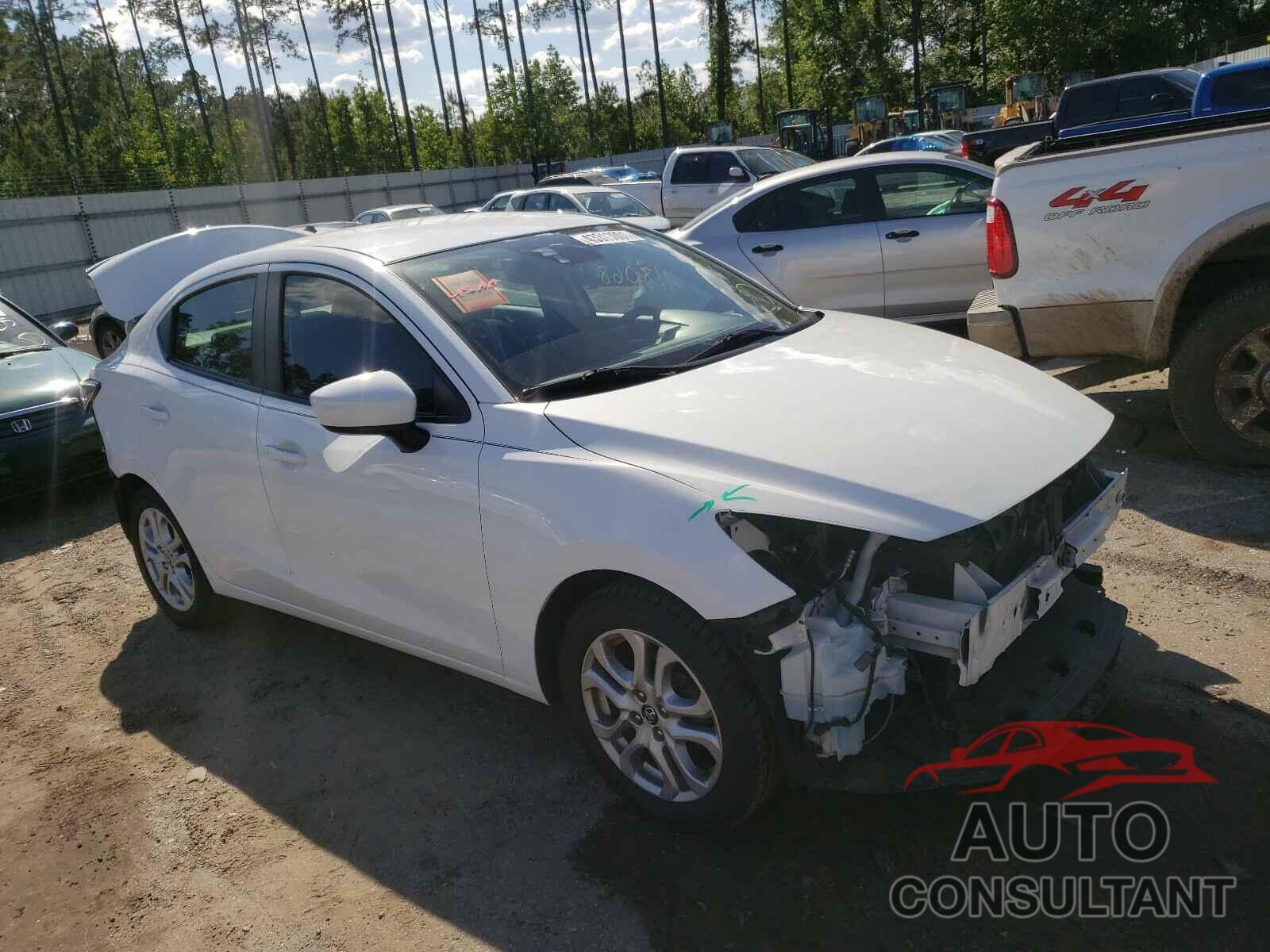 TOYOTA YARIS 2017 - 3MYDLBYV9HY185527