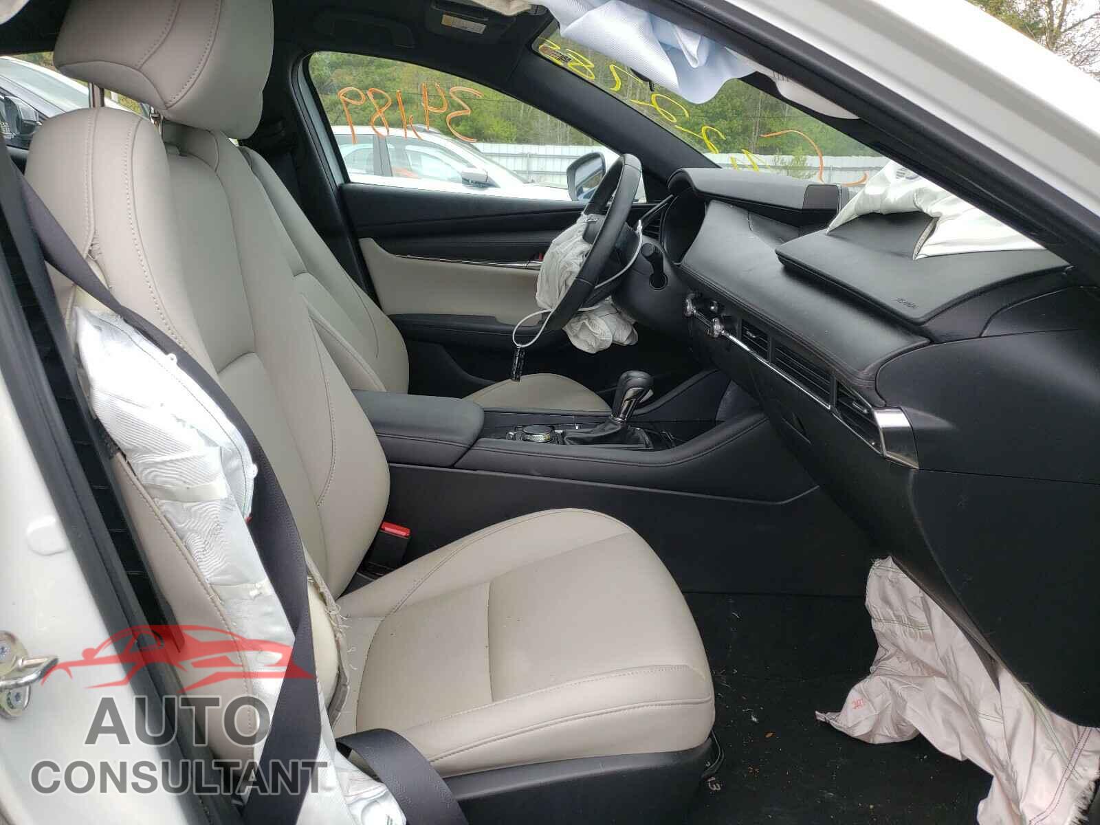 MAZDA 3 2019 - JM1BPBMM9K1142549