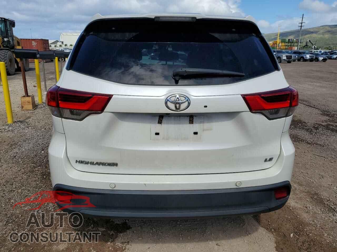 TOYOTA HIGHLANDER 2018 - 5TDZZRFH4JS256624