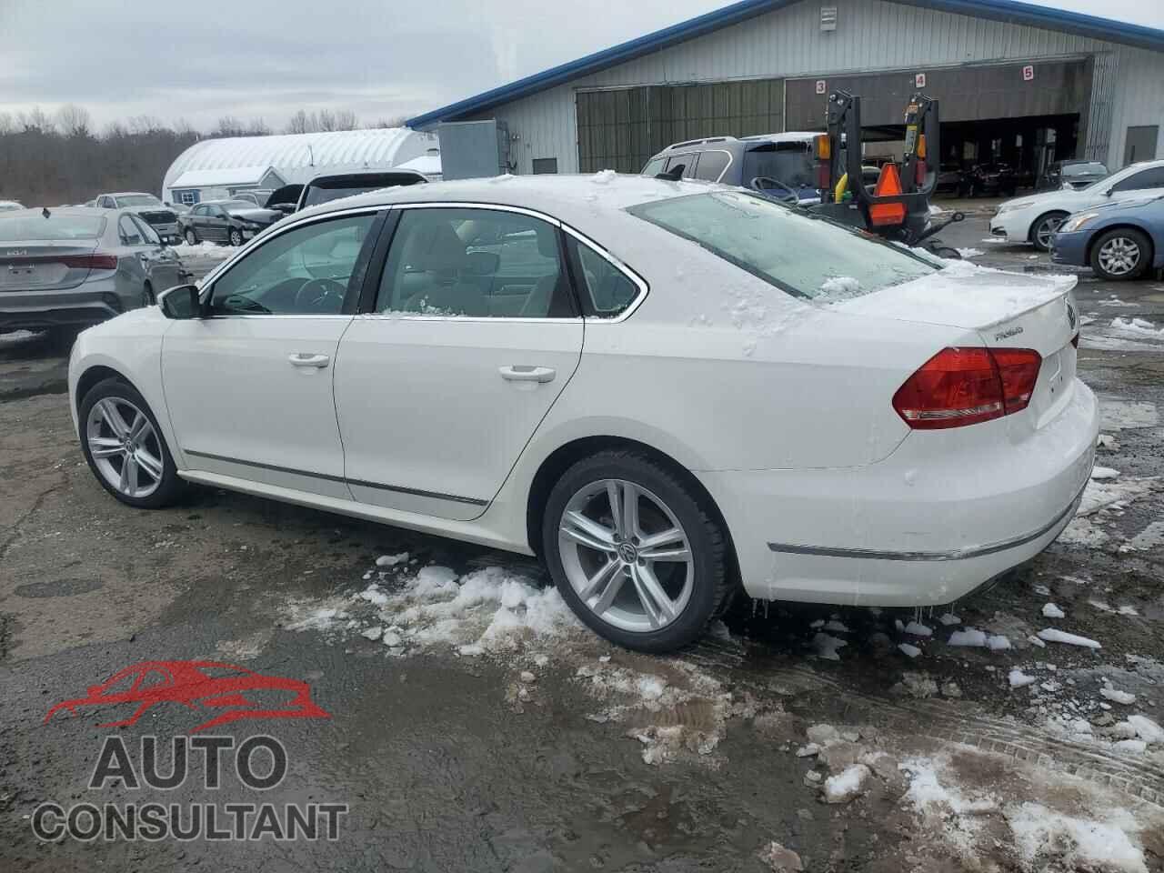 VOLKSWAGEN PASSAT 2014 - 1VWBN7A38EC088049
