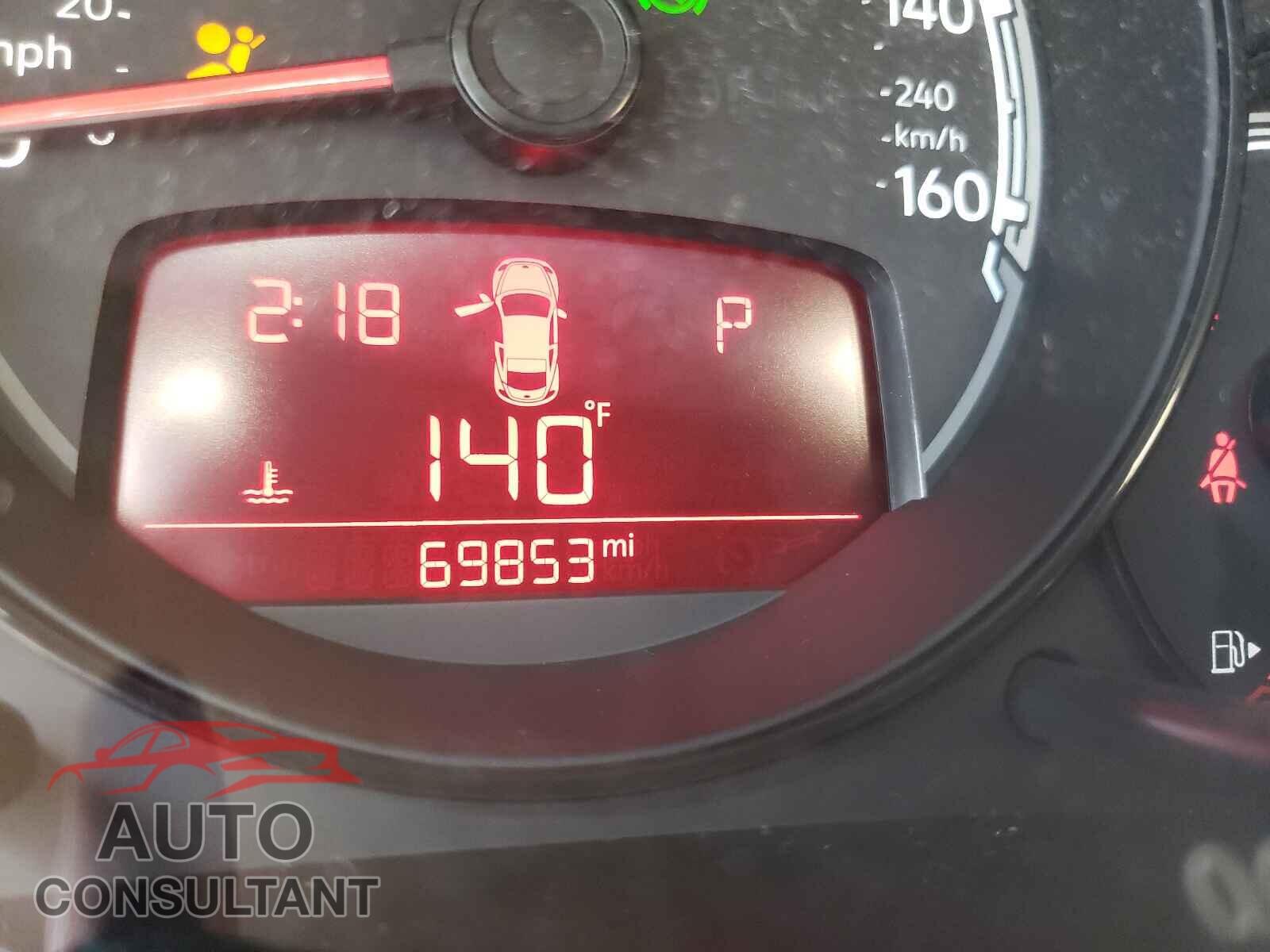 VOLKSWAGEN BEETLE 2017 - 3VWF17AT5HM621992