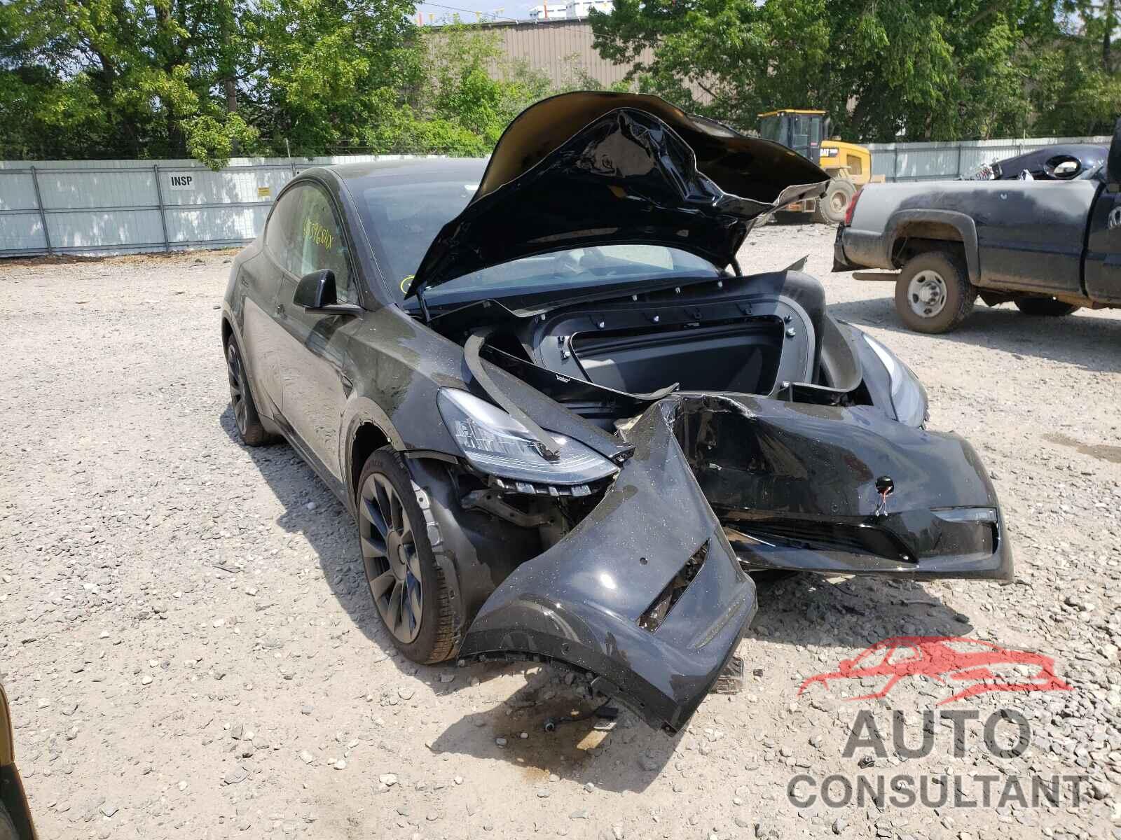TESLA MODEL Y 2021 - 5YJYGAEE3MF143671