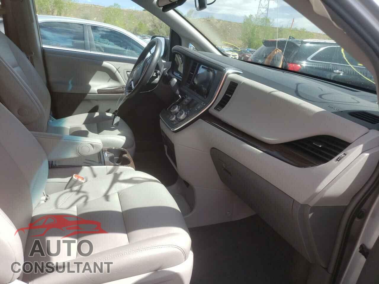 TOYOTA SIENNA 2017 - 5TDDZ3DC0HS187567