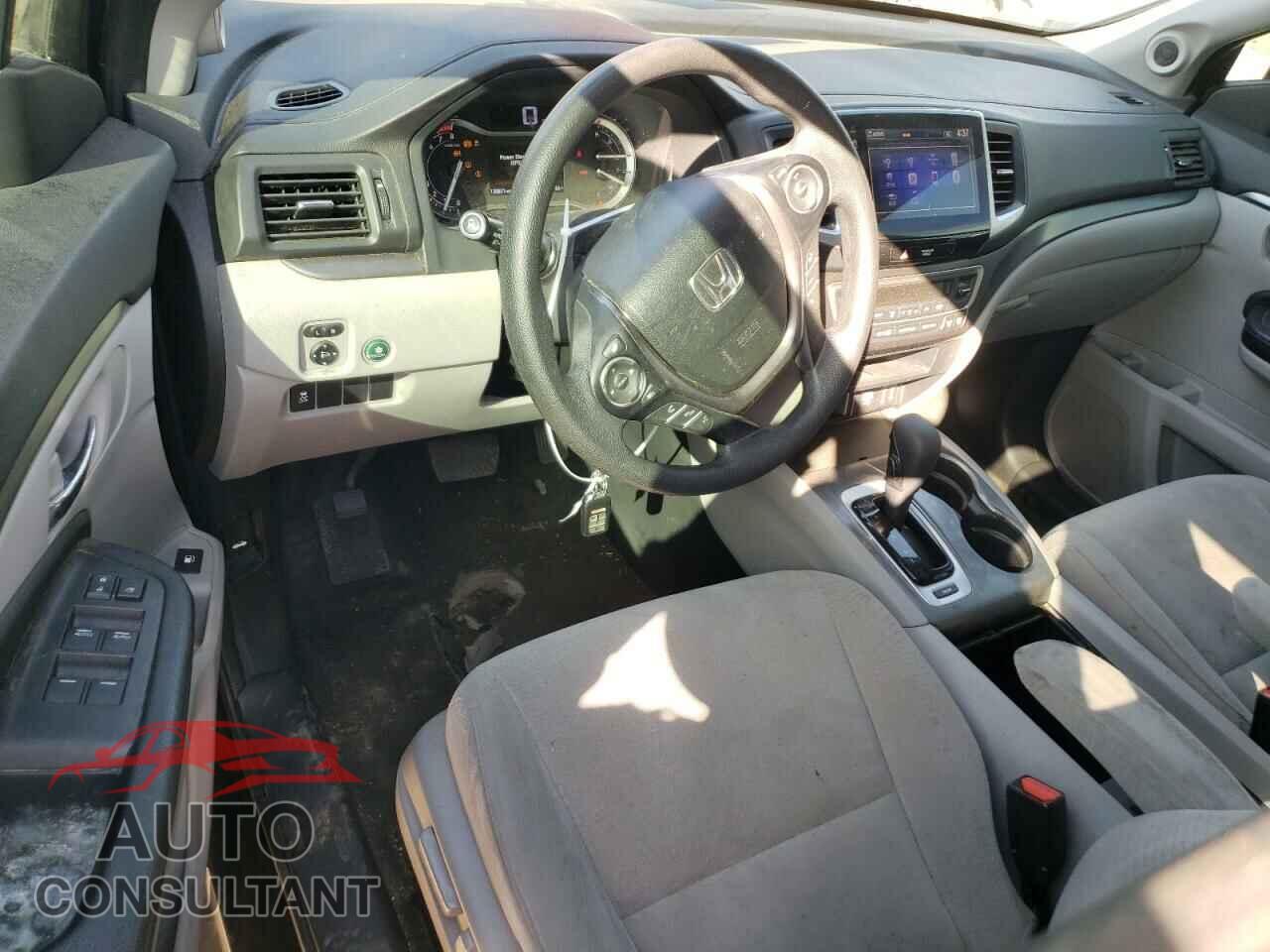 HONDA PILOT 2017 - 5FNYF5H3XHB017897