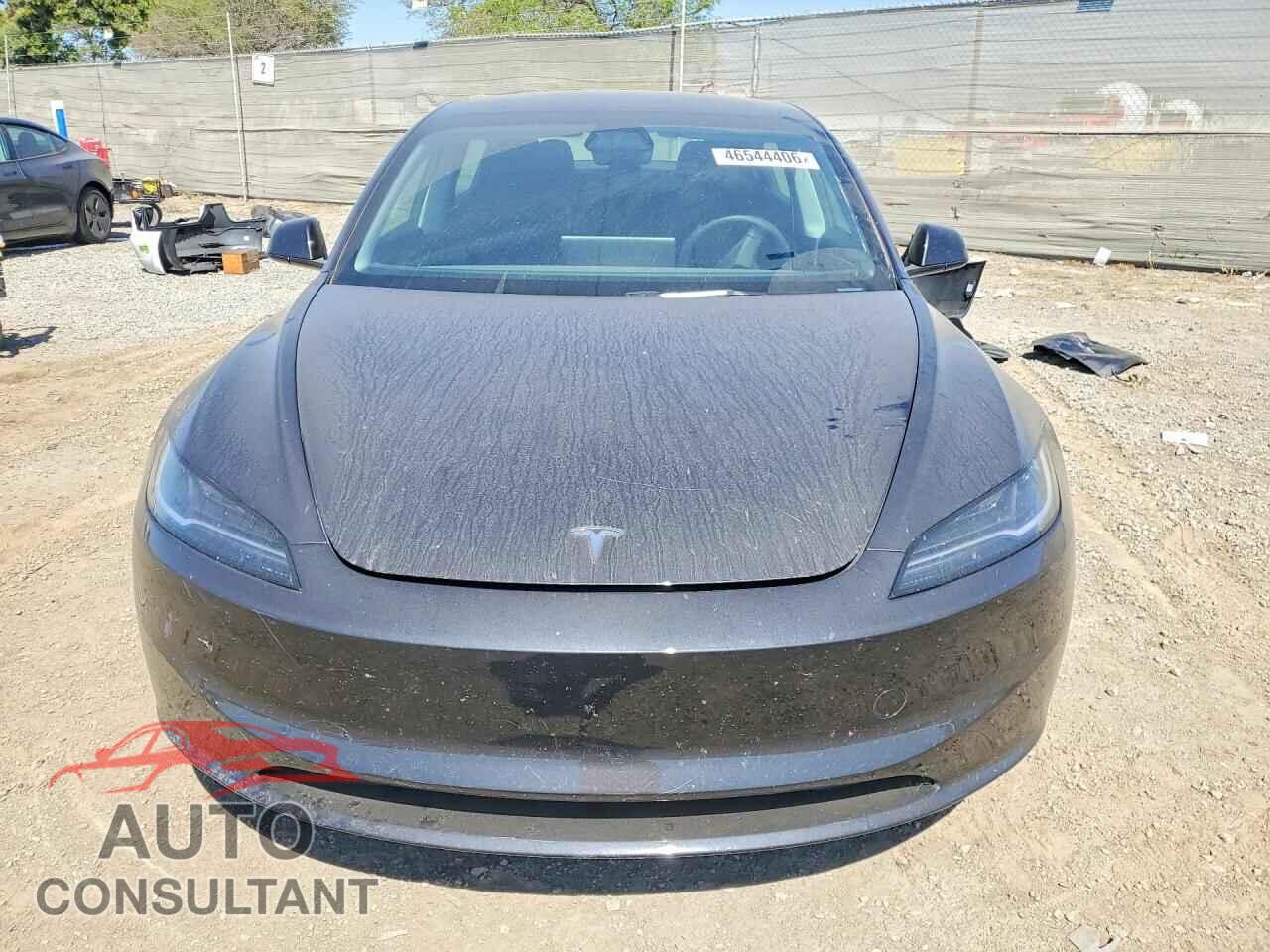 TESLA MODEL 3 2024 - 5YJ3E1EA2RF833688