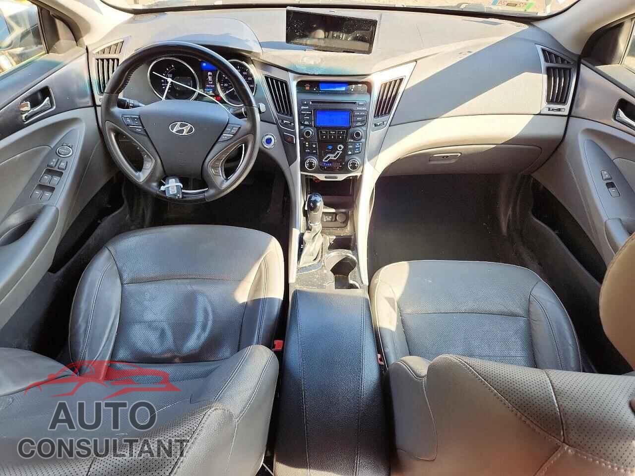 HYUNDAI SONATA 2012 - KMHEC4A44CA041277
