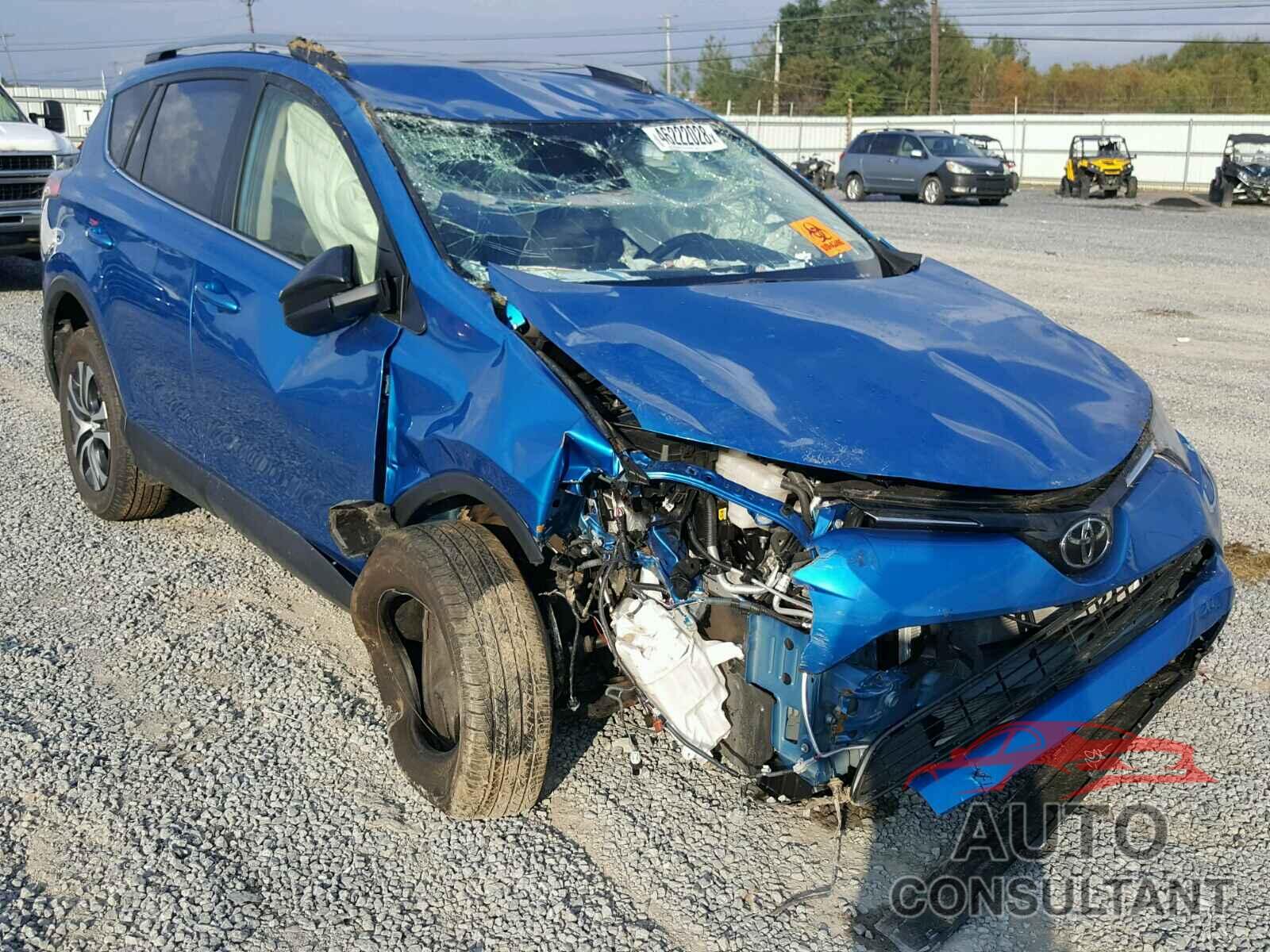 TOYOTA RAV4 LE 2017 - JTMBFREV5HJ116543