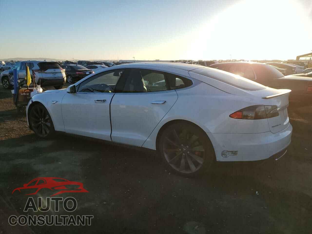 TESLA MODEL S 2015 - 5YJSA4H46FF096747