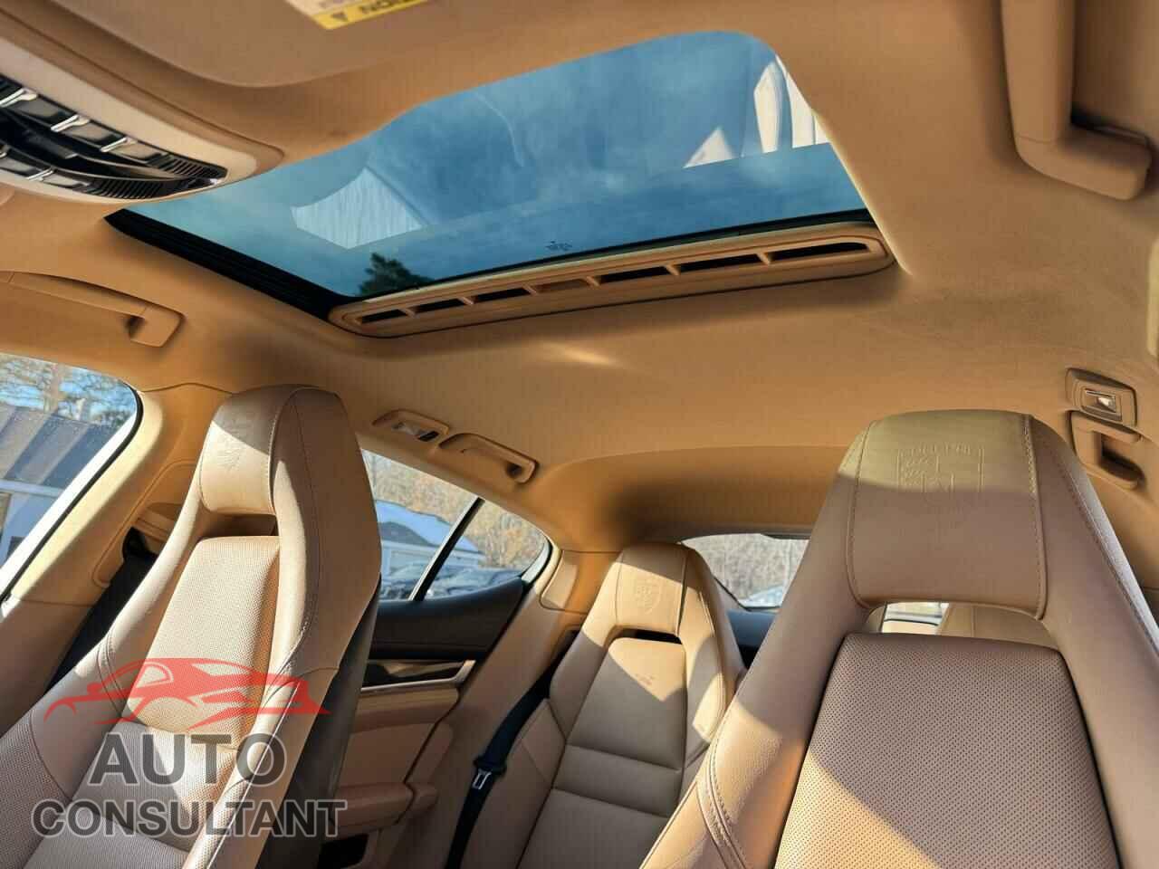 PORSCHE PANAMERA 2016 - WP0AA2A77GL007139