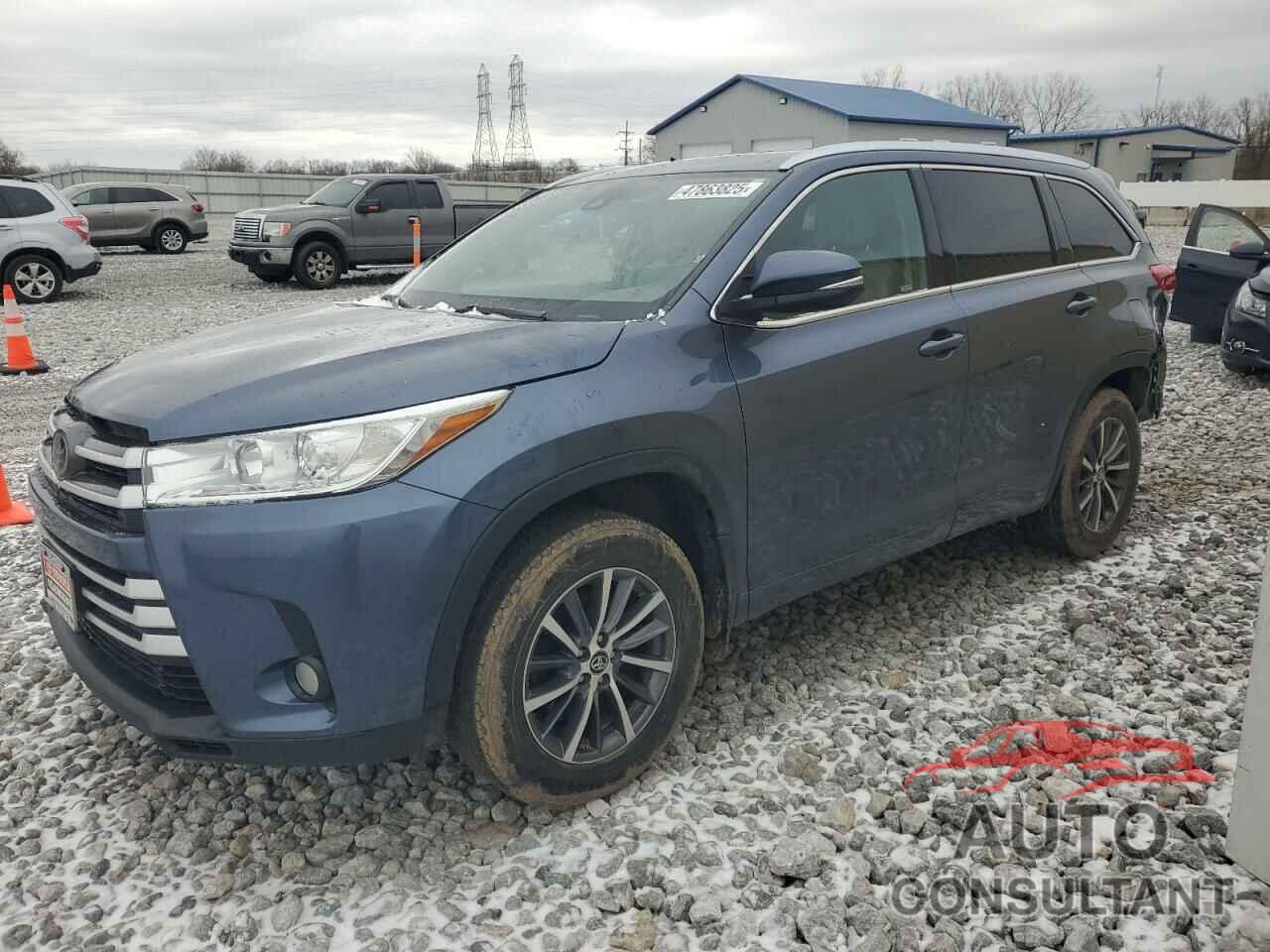 TOYOTA HIGHLANDER 2018 - 5TDJZRFH9JS821348
