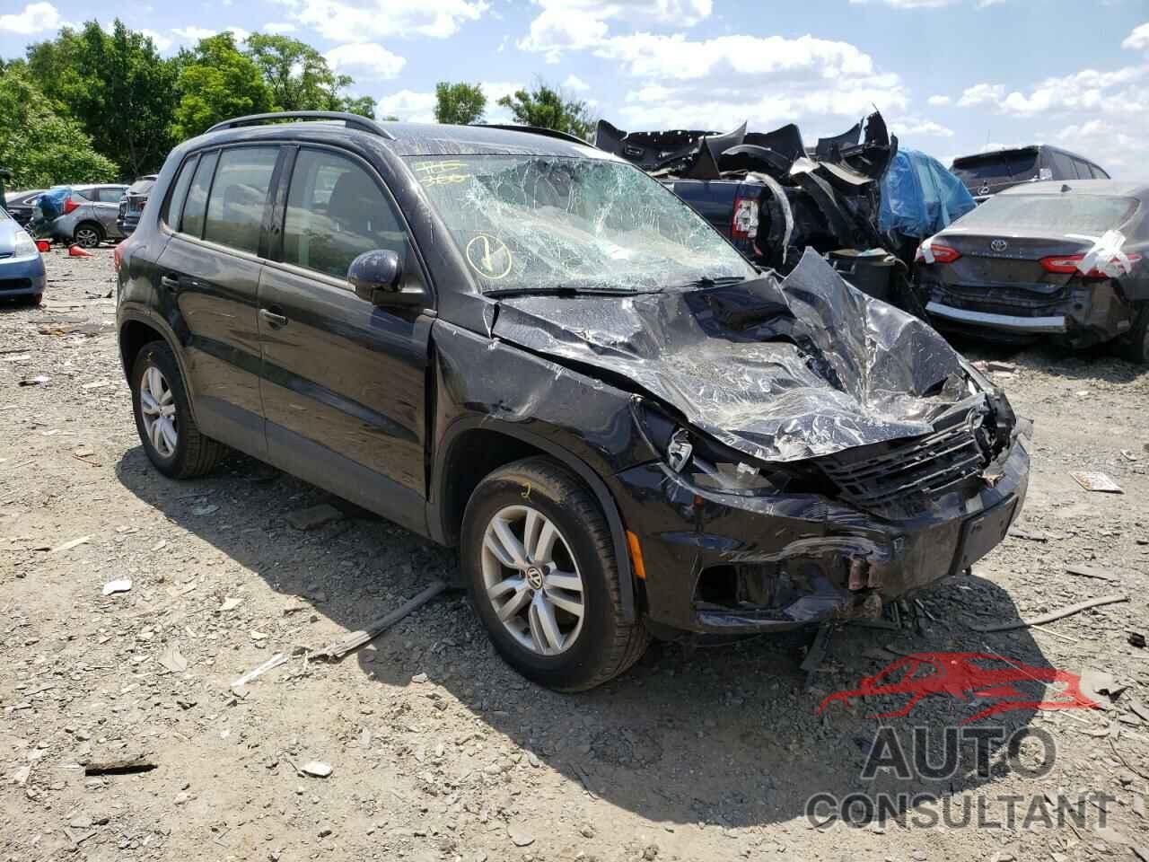 VOLKSWAGEN TIGUAN 2017 - WVGBV7AX3HK023671