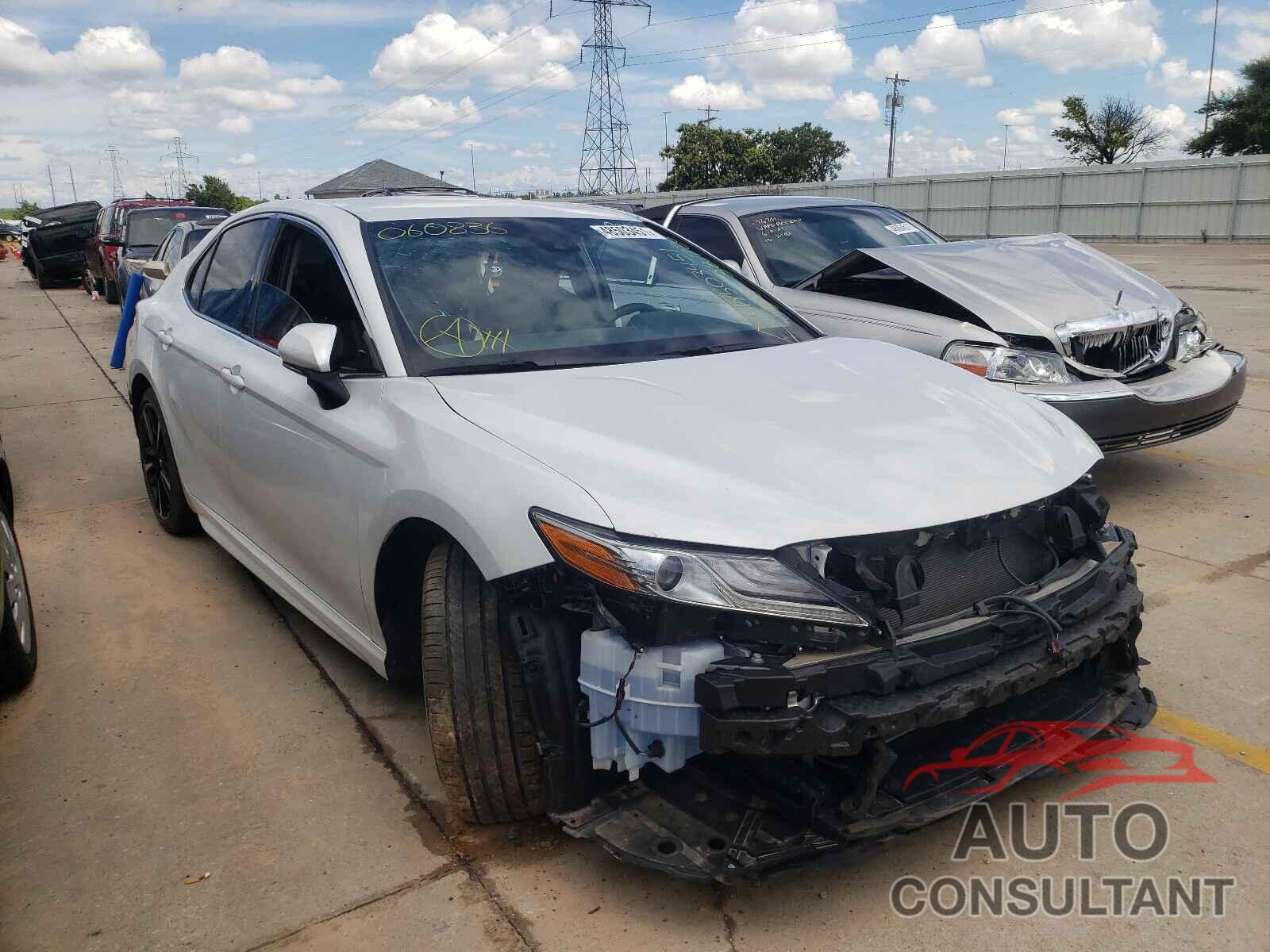 TOYOTA CAMRY 2018 - 4T1B61HK9JU060836