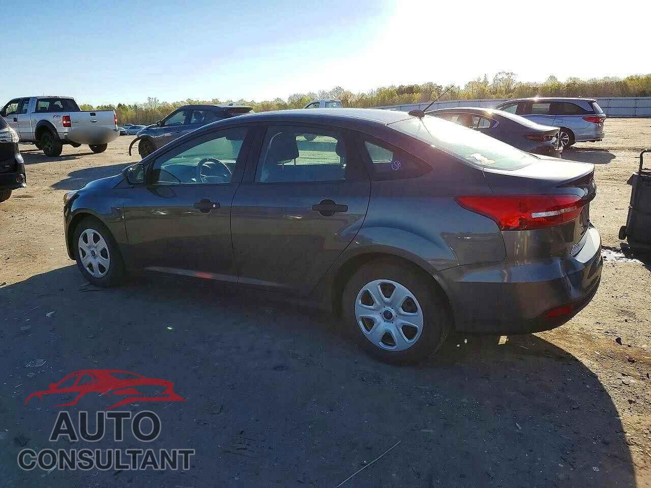 FORD FOCUS 2017 - 1FADP3E22HL316153