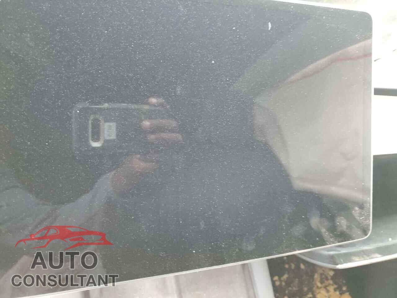 TESLA MODEL Y 2024 - 7SAYGDEEXRA223543