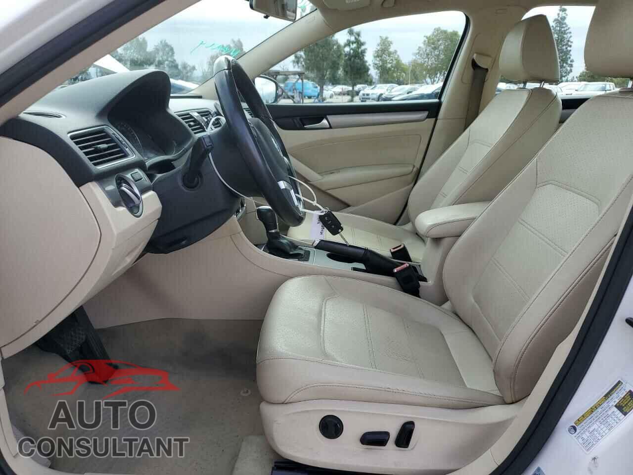VOLKSWAGEN PASSAT 2014 - 1VWAT7A3XEC021986