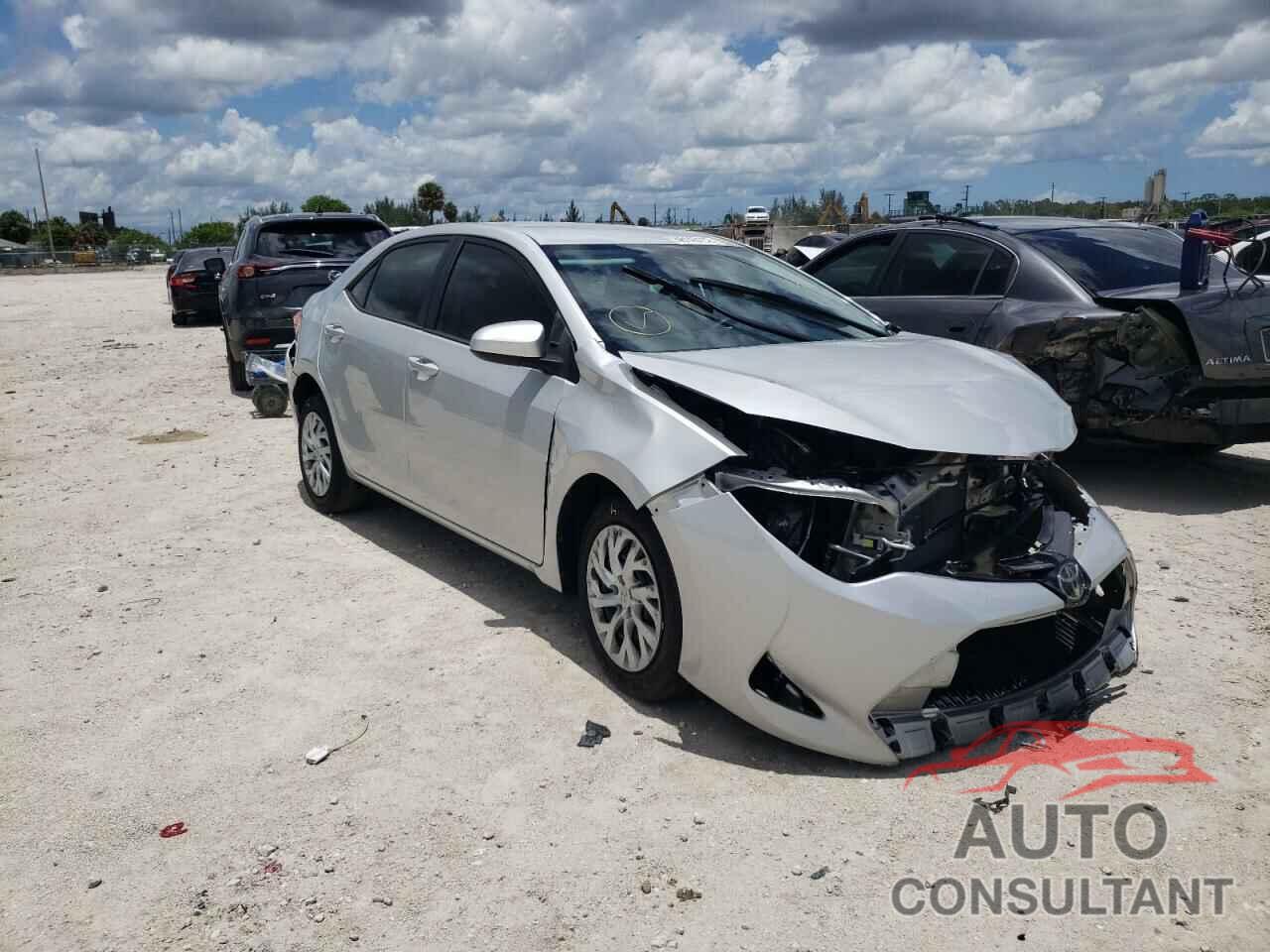 TOYOTA COROLLA 2018 - 5YFBURHE6JP808118