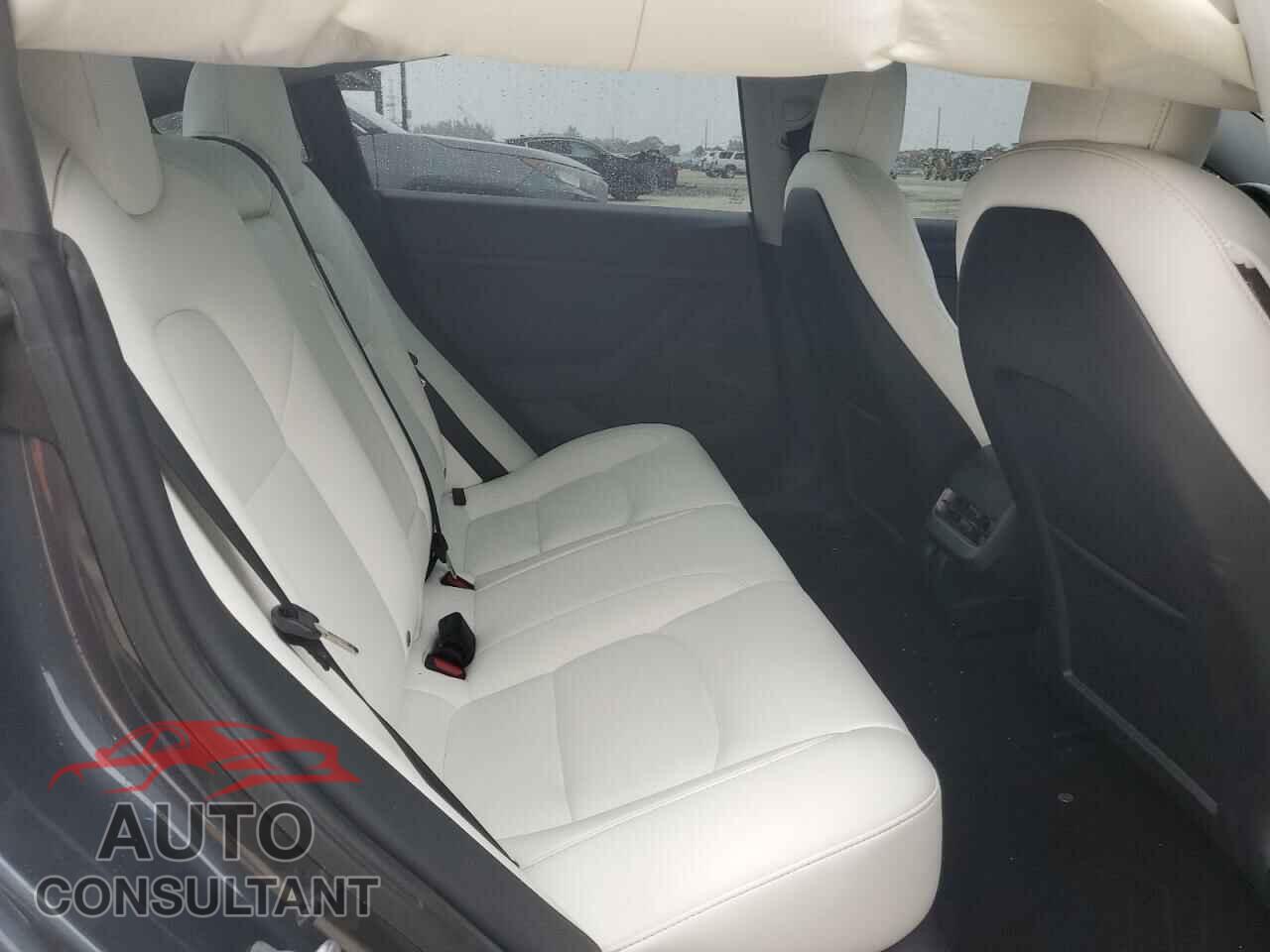TESLA MODEL 3 2022 - 5YJ3E1EC7NF240226
