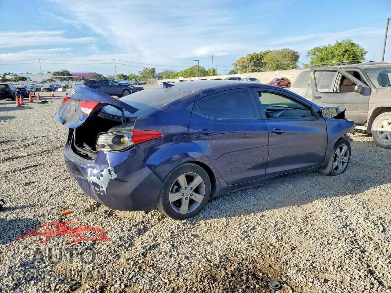 HYUNDAI ELANTRA 2013 - 5NPDH4AE2DH284459