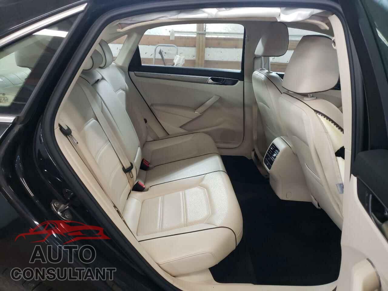 VOLKSWAGEN PASSAT 2017 - 1VWBT7A3XHC032060