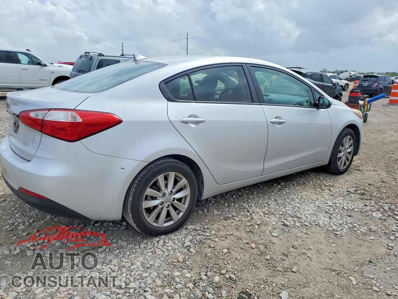 KIA FORTE 2016 - KNAFX4A67G5477714