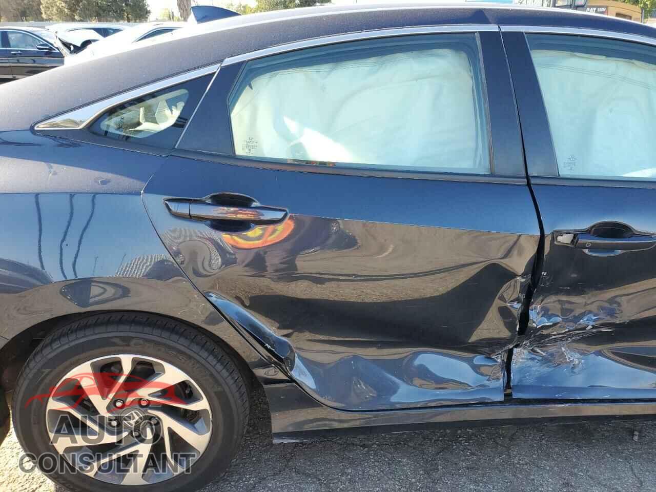 HONDA CIVIC 2017 - 2HGFC2F73HH560525