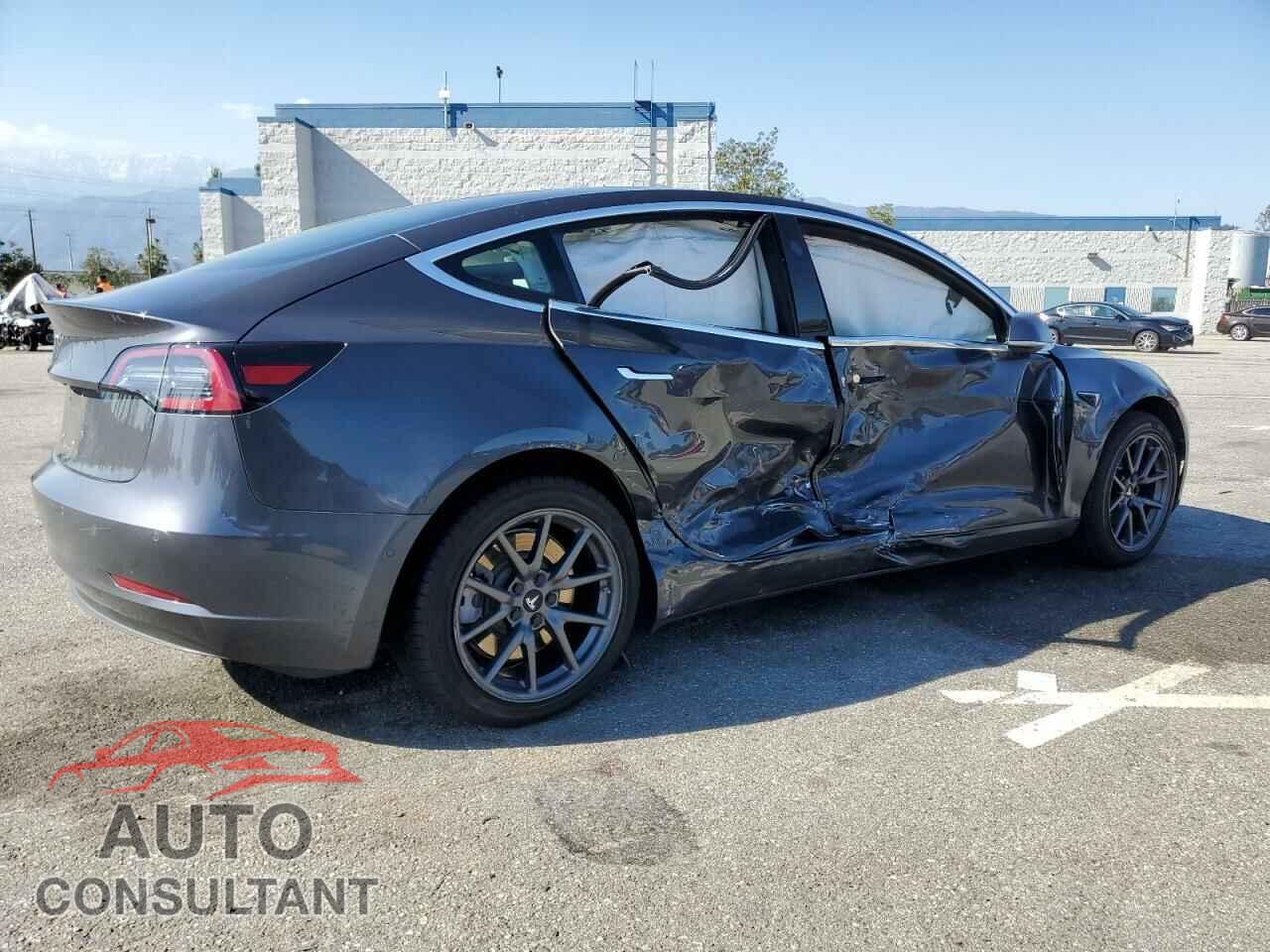 TESLA MODEL 3 2018 - 5YJ3E1EA5JF077570