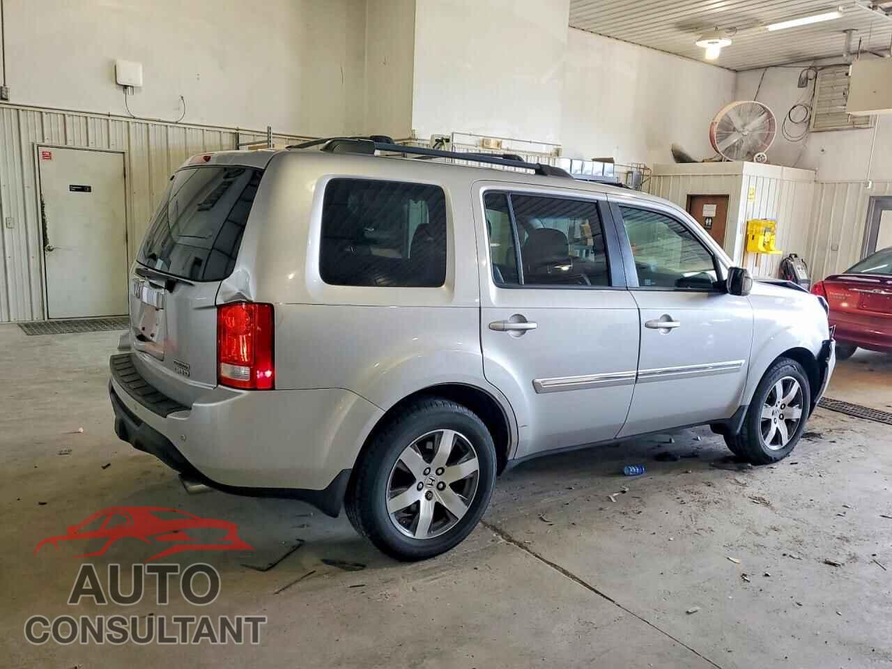 HONDA PILOT 2012 - 5FNYF4H93CB011155