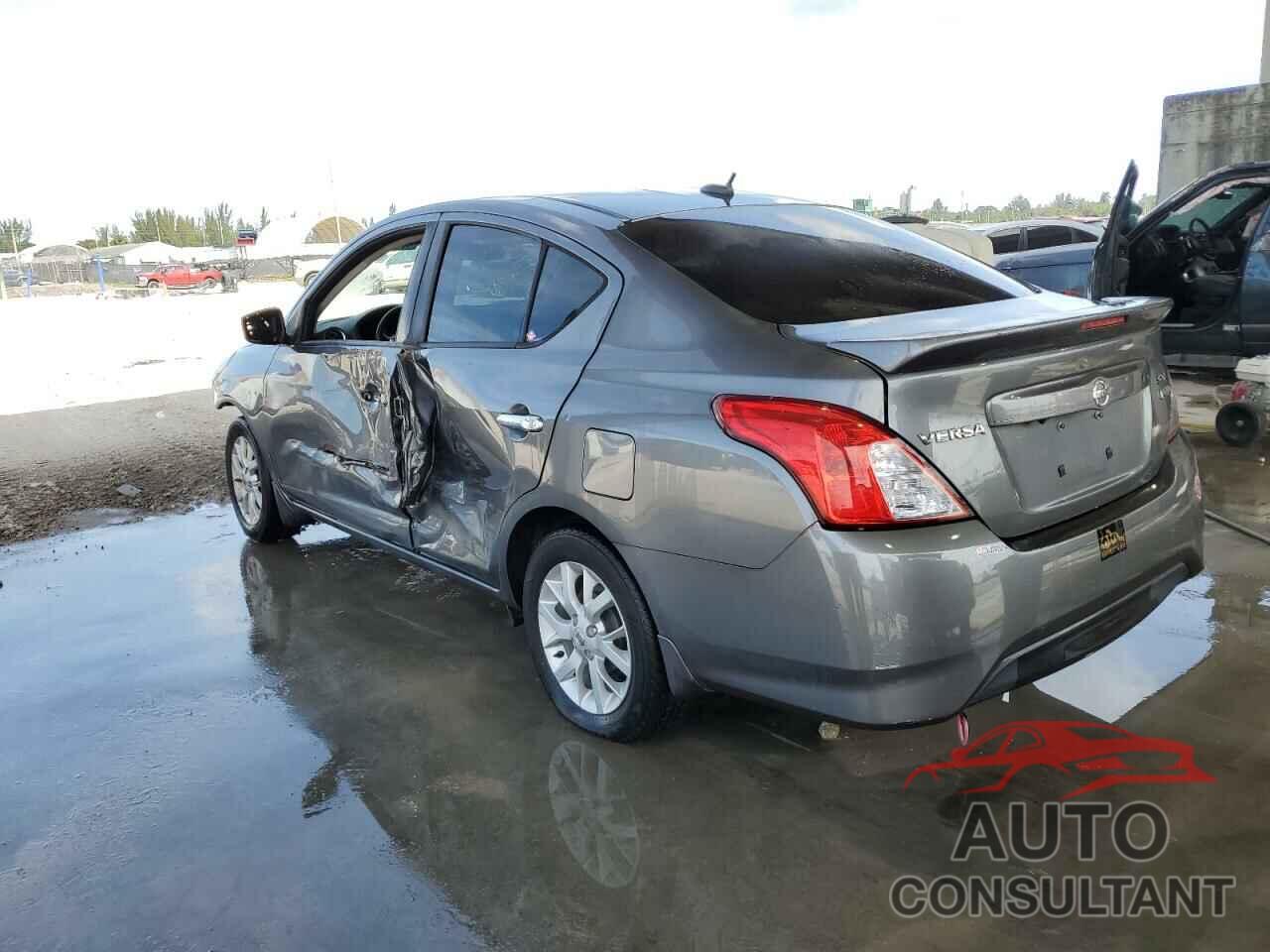 NISSAN VERSA 2017 - 3N1CN7AP0HL828635