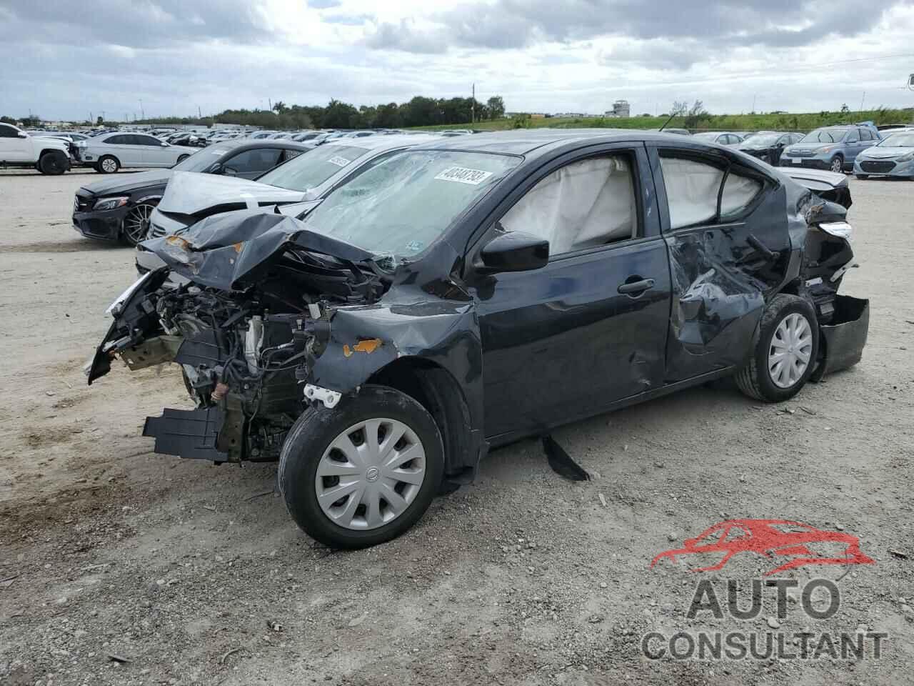 NISSAN VERSA 2018 - 3N1CN7AP1JL810926