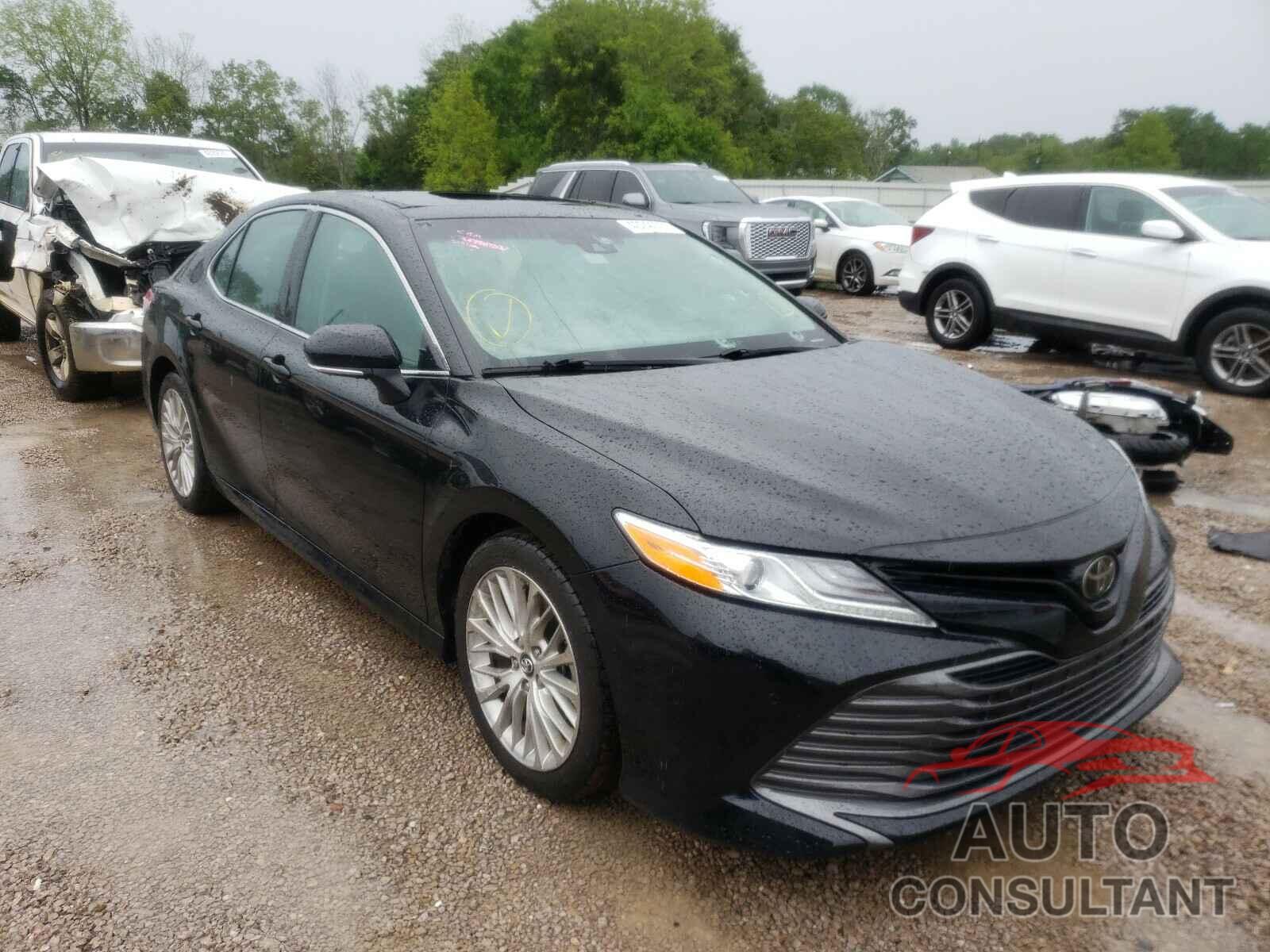 TOYOTA CAMRY 2018 - 4T1B11HK3JU099677