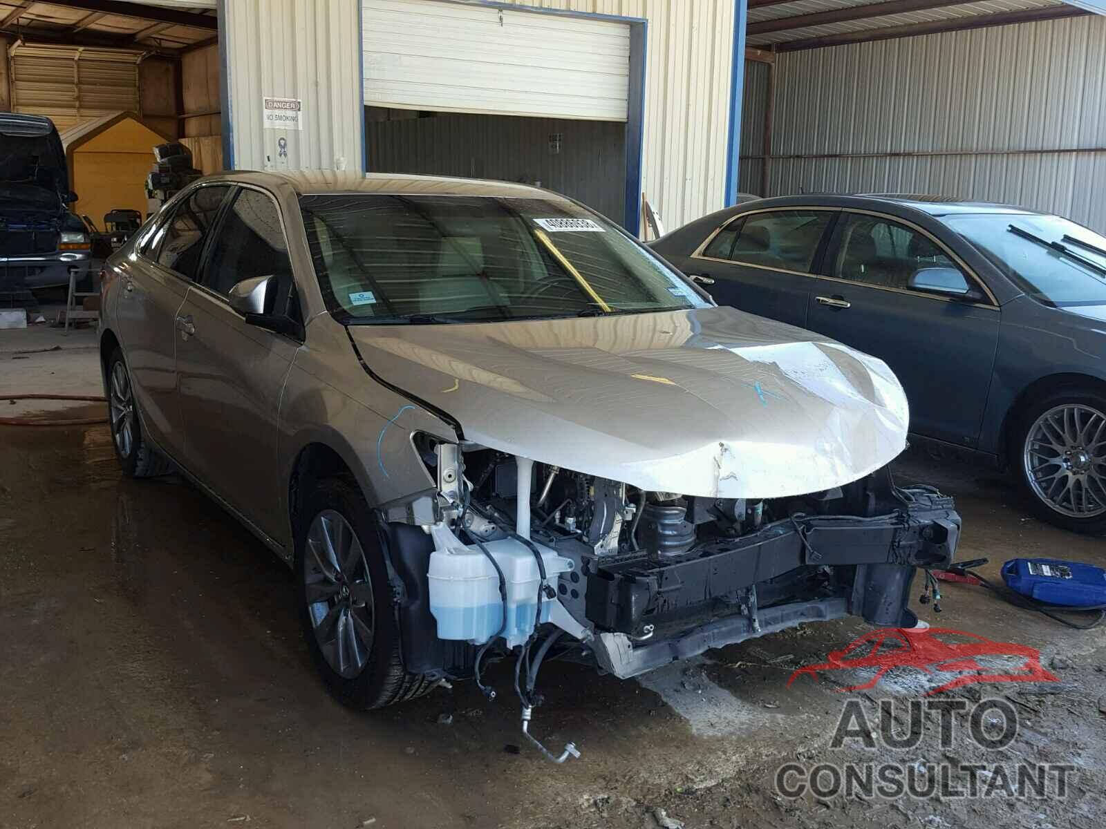 TOYOTA CAMRY 2016 - 4T4BF1FK8GR568832