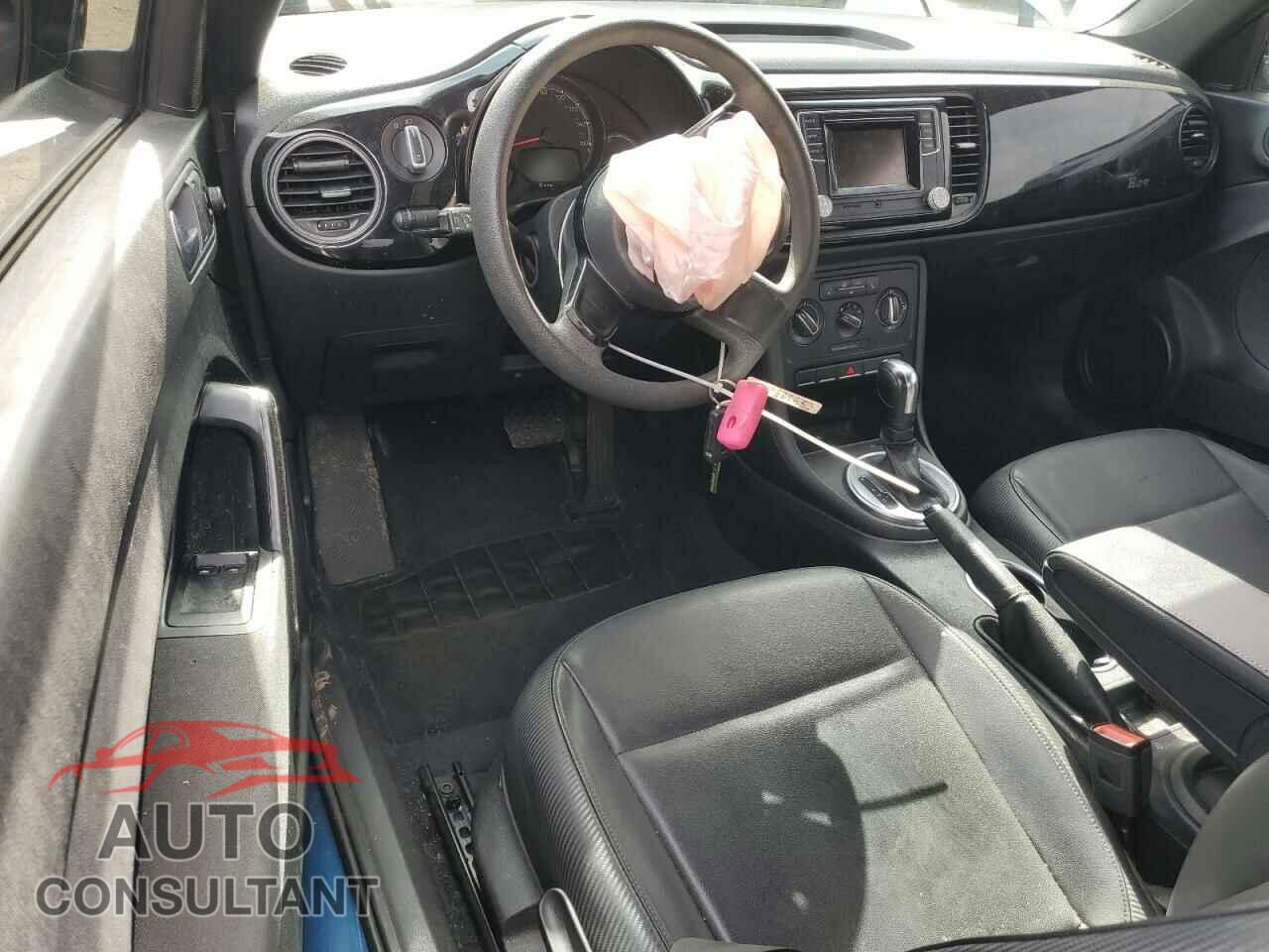VOLKSWAGEN BEETLE 2017 - 3VWF17ATXHM622488
