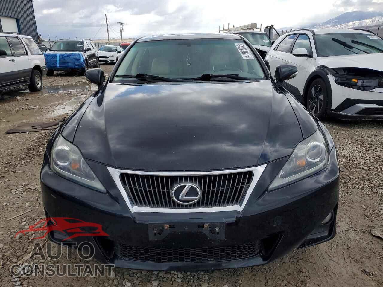 LEXUS IS 2012 - JTHCF5C20C5055933