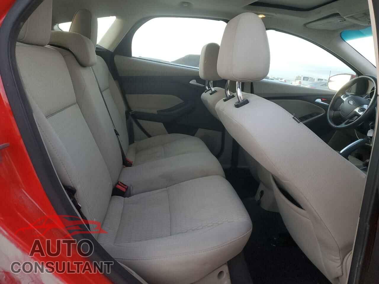 FORD FOCUS 2012 - 1FAHP3M20CL313554