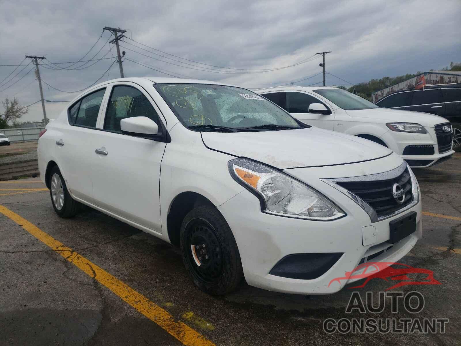 NISSAN VERSA 2018 - 3N1CN7APXJL879002