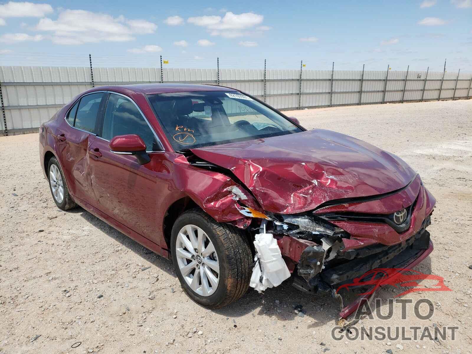 TOYOTA CAMRY 2018 - 4T1B11HK4JU556674