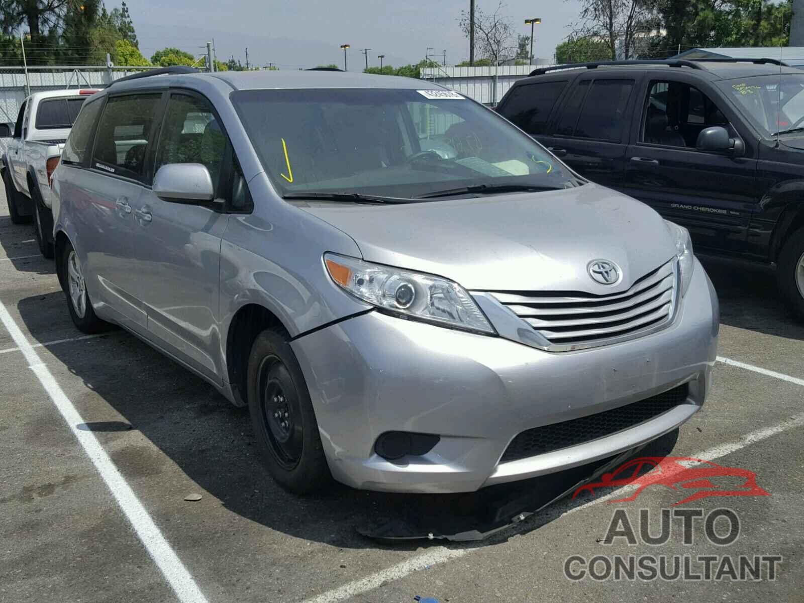 TOYOTA SIENNA LE 2015 - 5TDKK3DC2FS659745