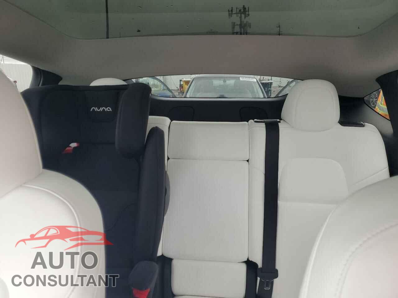 TESLA MODEL Y 2023 - 7SAYGAEE1PF824385