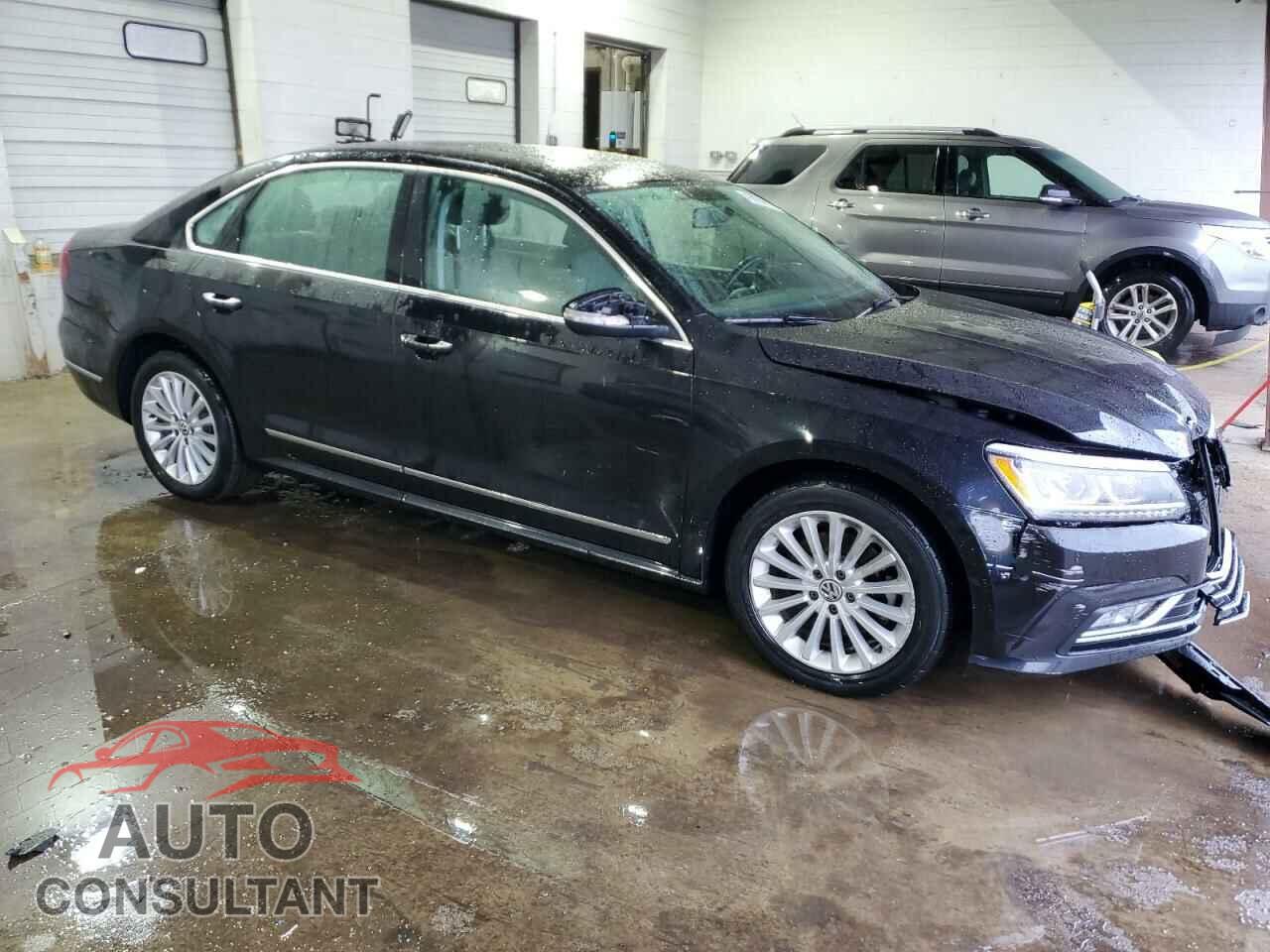 VOLKSWAGEN PASSAT 2017 - 1VWBT7A37HC024384