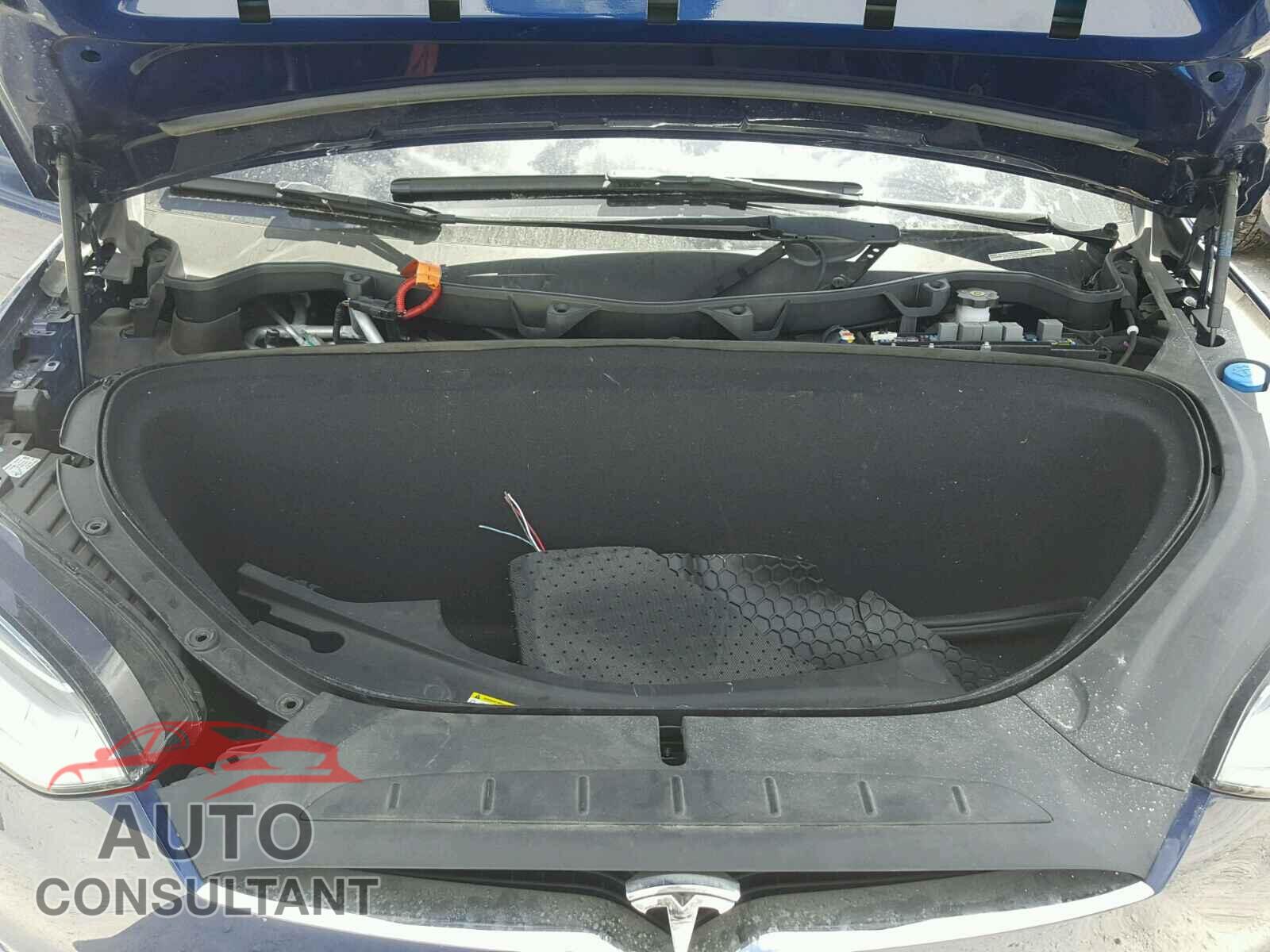 TESLA MODEL X 2016 - 5YJXCBE21GF022645