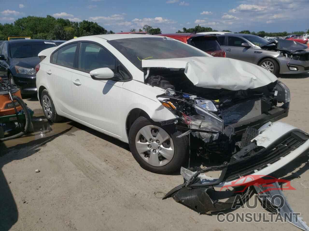 KIA FORTE 2018 - 3KPFK4A74JE268307