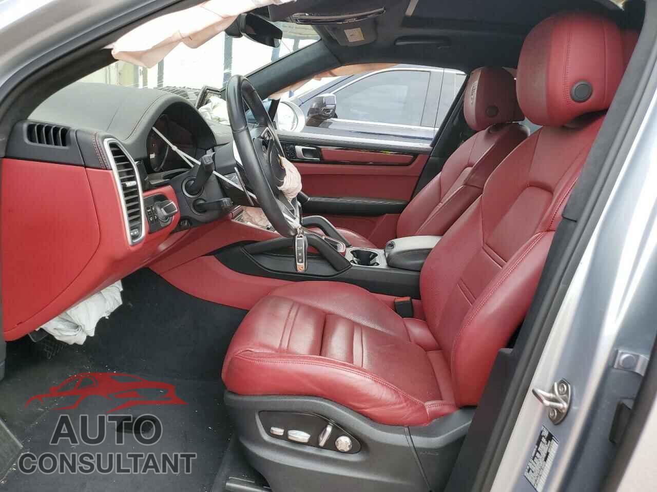 PORSCHE CAYENNE 2019 - WP1AA2AY1KDA10239